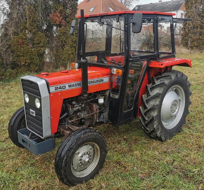 Massey Ferguson 240 Tractor Massey Ferguson 240 Tractor