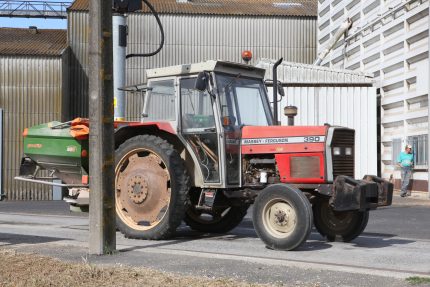 Massey Ferguson 390 Tractor